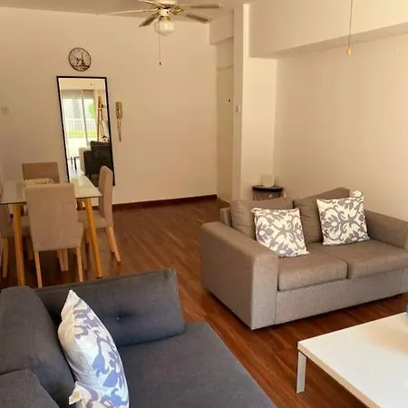 Large Modern Flat Daire
