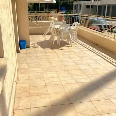 Large Modern Flat Daire