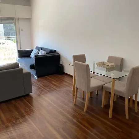 Large Modern Flat Daire
