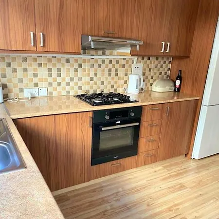 Large Modern Flat Daire *